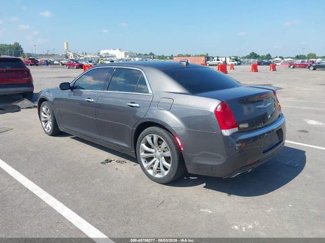 2019 CHRYSLER 300 LIMITED 4