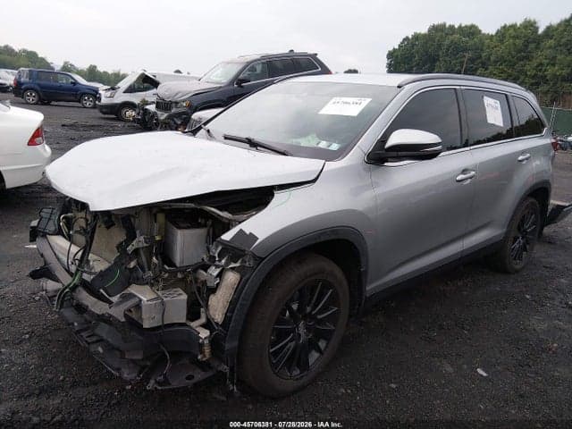2019 TOYOTA HIGHLANDER SE 2
