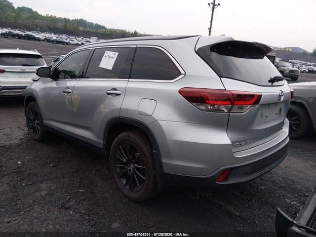 2019 TOYOTA HIGHLANDER SE 3