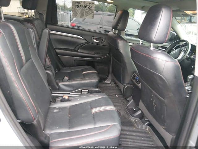 2019 TOYOTA HIGHLANDER SE 8