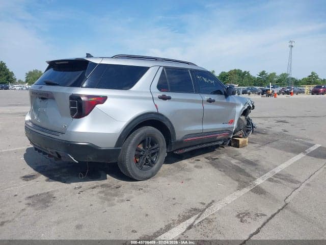 2021 FORD EXPLORER XLT 4