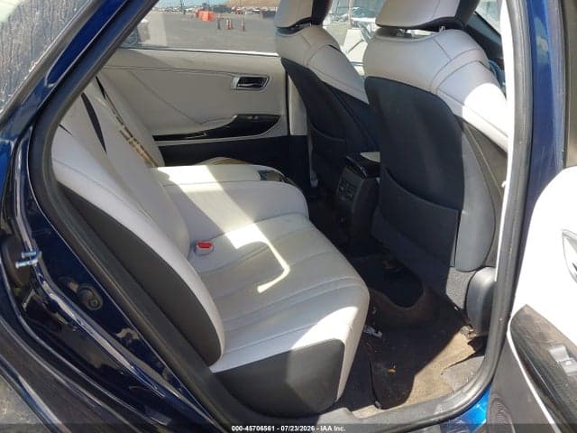 2017 TOYOTA MIRAI 8