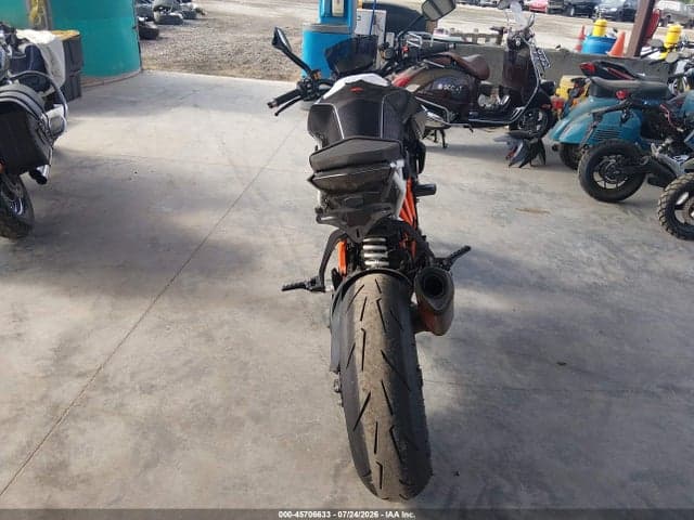 2017 KTM 1290 SUPER DUKE R 6