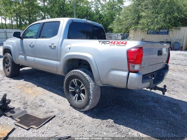 2017 TOYOTA TACOMA TRD SPORT 3