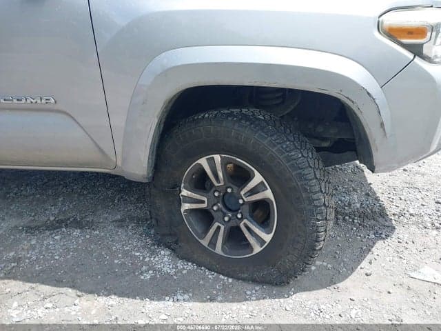 2017 TOYOTA TACOMA TRD SPORT 6