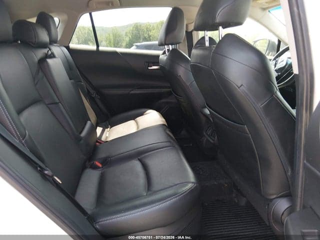 2021 TOYOTA VENZA LE 8