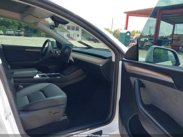 2024 TESLA MODEL Y LONG RANGE SINGLE MOTOR REAR-WHEEL DRIVE/RWD 5