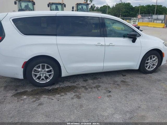 2024 CHRYSLER PACIFICA TOURING L 6