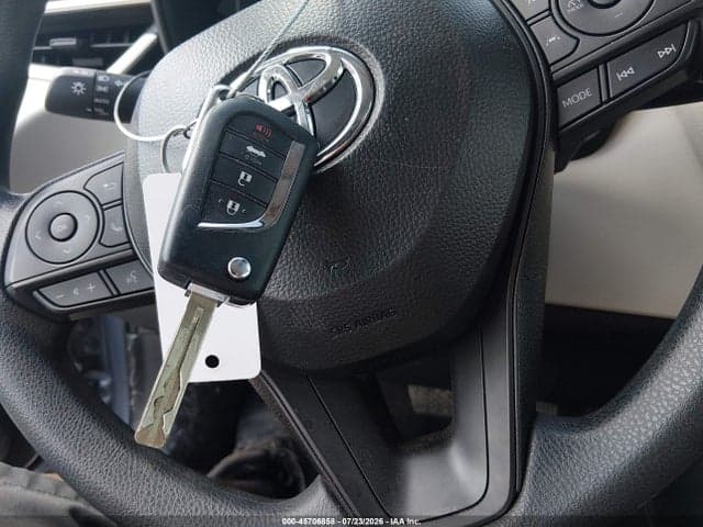 2025 TOYOTA COROLLA LE 11
