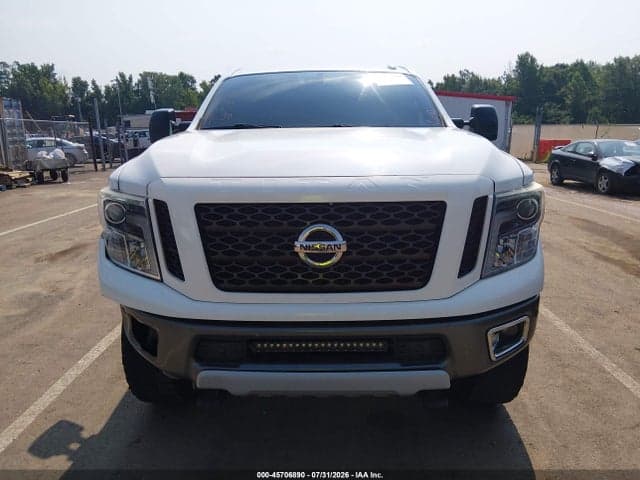 2017 NISSAN TITAN XD PRO-4X GAS 13