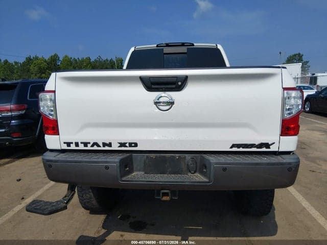 2017 NISSAN TITAN XD PRO-4X GAS 18