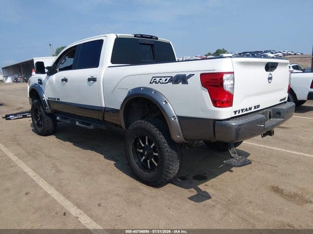2017 NISSAN TITAN XD PRO-4X GAS 3