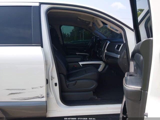 2017 NISSAN TITAN XD PRO-4X GAS 5
