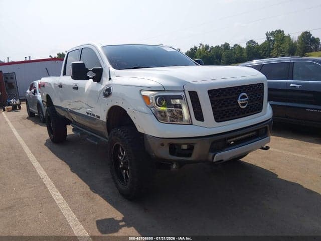 2017 NISSAN TITAN XD PRO-4X GAS 6