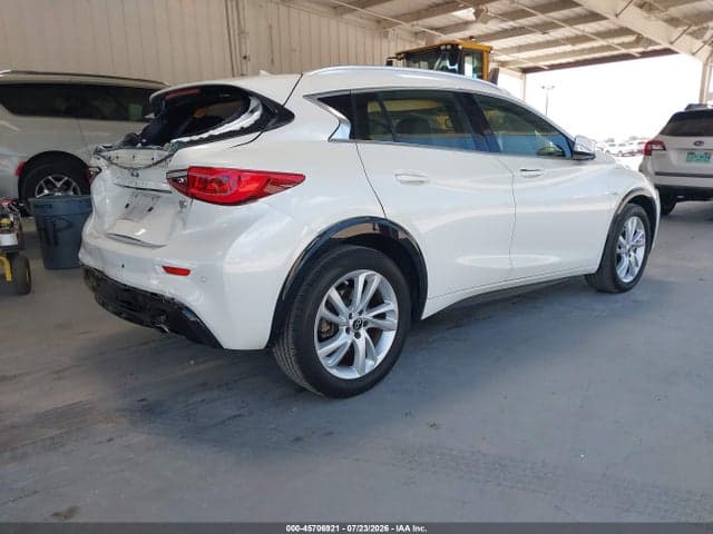 2017 INFINITI QX30 PREMIUM 4