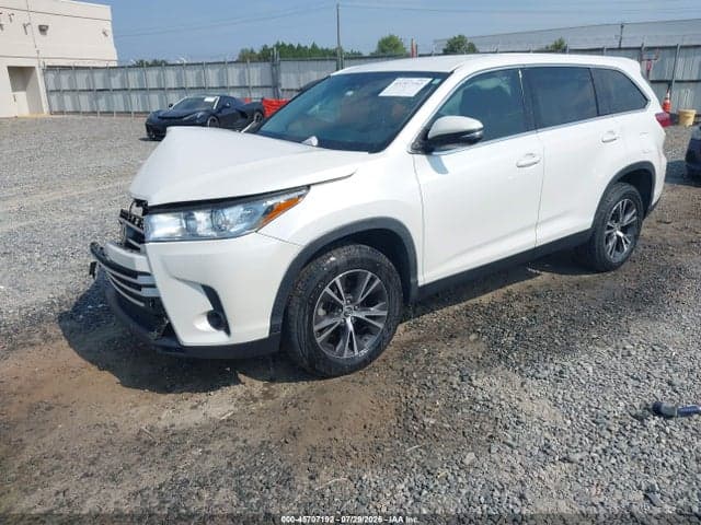 2019 TOYOTA HIGHLANDER LE 2