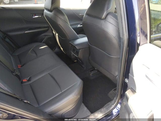 2023 TOYOTA VENZA XLE 8