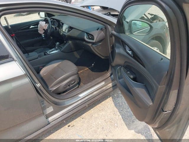 2018 BUICK REGAL TOURX ESSENCE 5