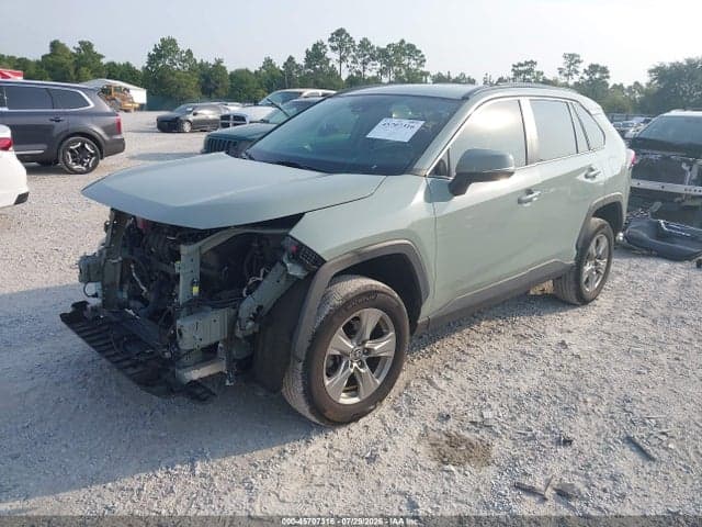 2022 TOYOTA RAV4 XLE 2