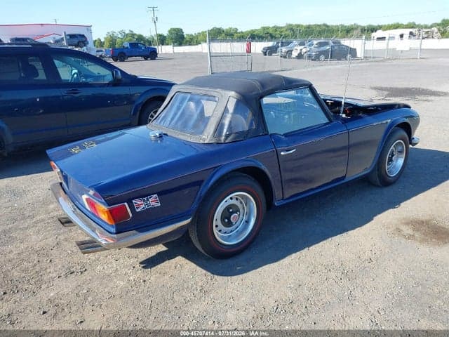 1971 TRIUMPH TR6 4