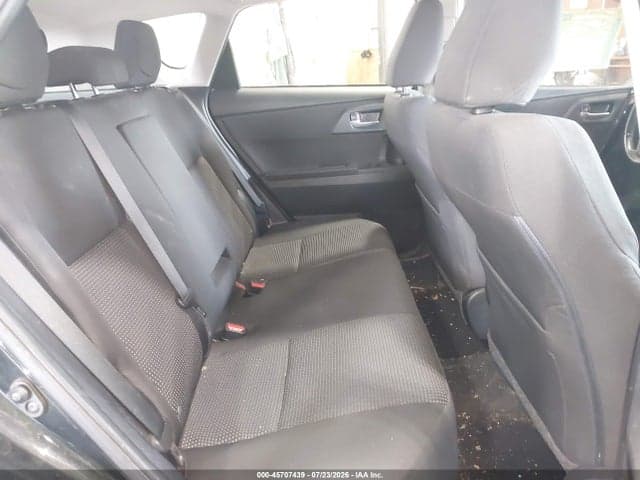 2018 TOYOTA COROLLA IM 8