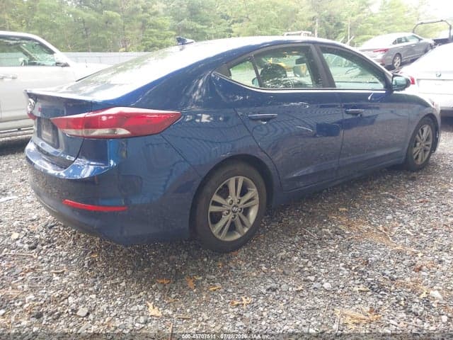 2017 HYUNDAI ELANTRA SE 4