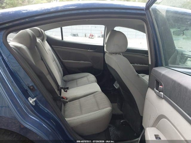 2017 HYUNDAI ELANTRA SE 8