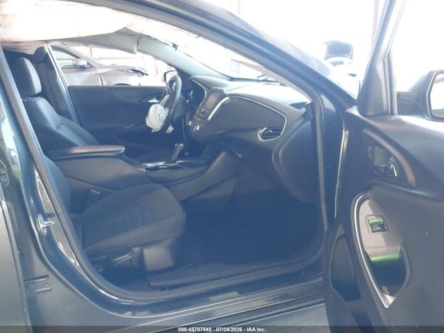 2017 CHEVROLET MALIBU 1LT 5