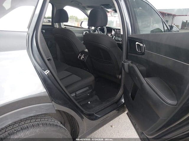 2023 KIA SORENTO LX 8