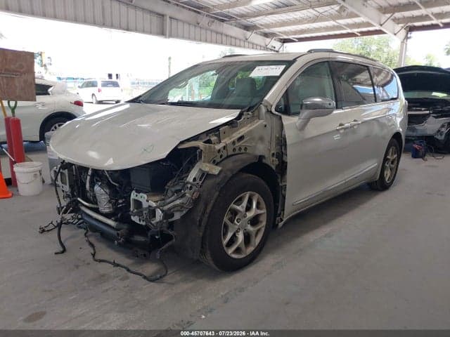 2017 CHRYSLER PACIFICA LIMITED 2