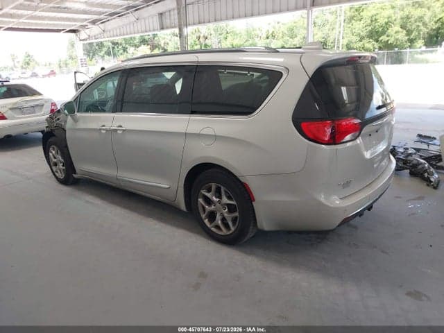 2017 CHRYSLER PACIFICA LIMITED 3