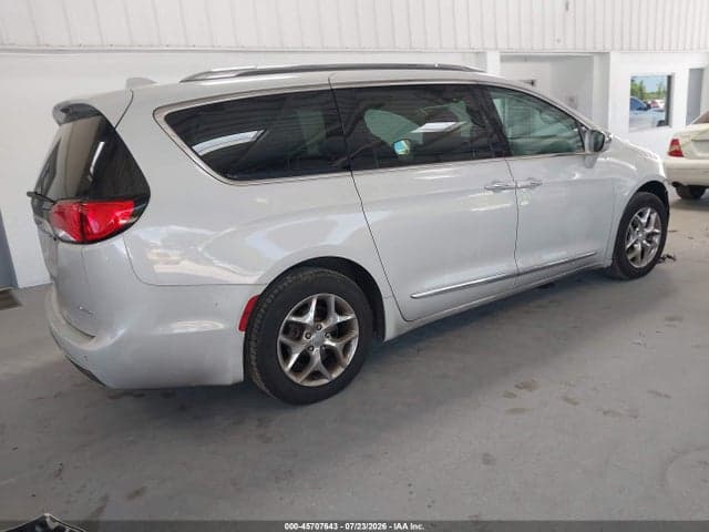 2017 CHRYSLER PACIFICA LIMITED 4
