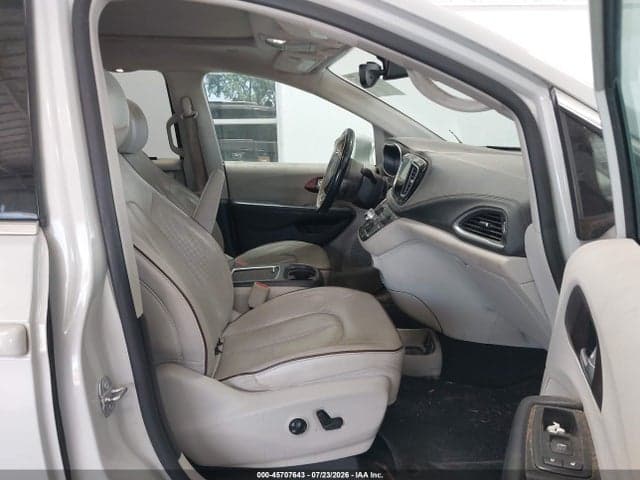 2017 CHRYSLER PACIFICA LIMITED 5