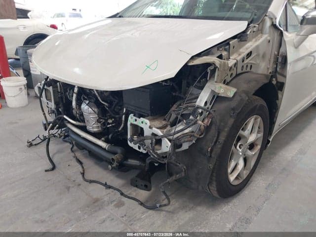 2017 CHRYSLER PACIFICA LIMITED 6