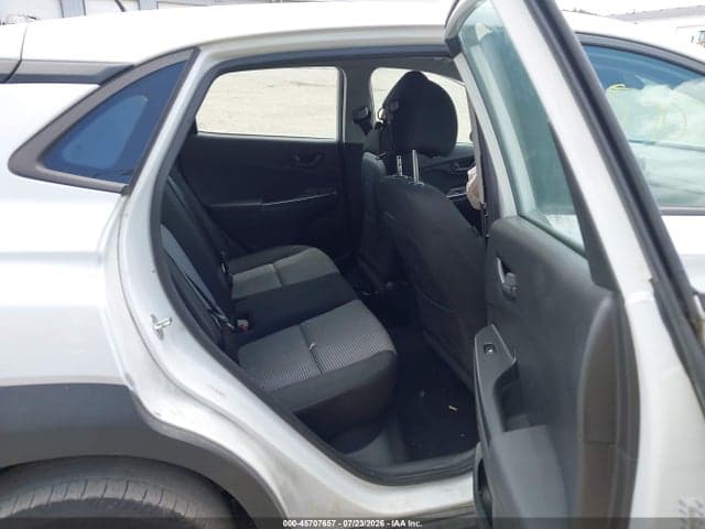 2021 HYUNDAI KONA SE 8