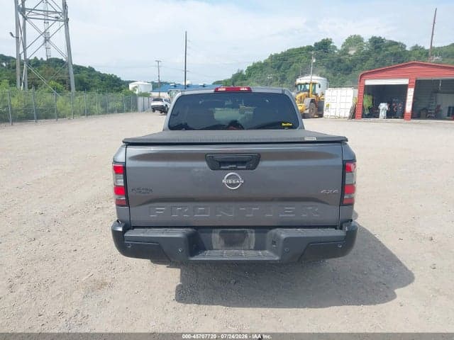 2022 NISSAN FRONTIER S 4X4 17