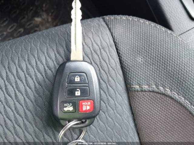 2017 TOYOTA COROLLA LE 11