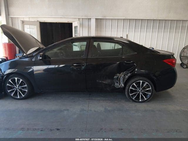 2017 TOYOTA COROLLA SE 14
