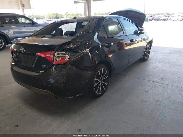 2017 TOYOTA COROLLA SE 4