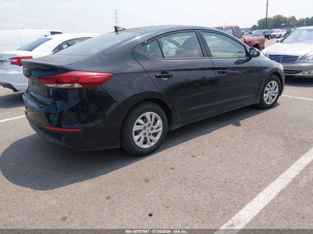 2017 HYUNDAI ELANTRA SE 4