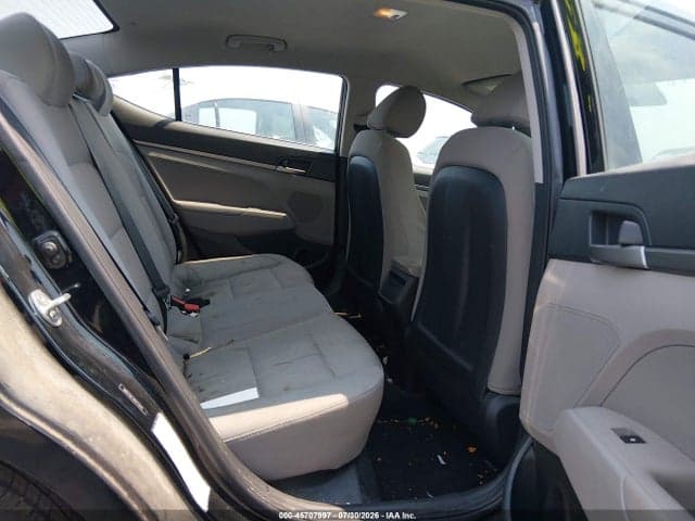 2017 HYUNDAI ELANTRA SE 8