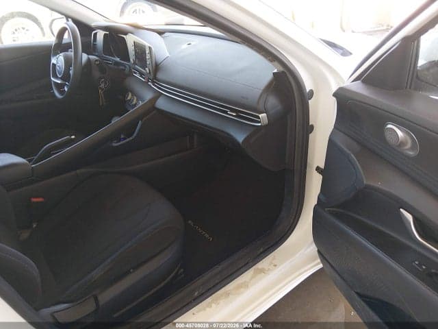 2021 HYUNDAI ELANTRA SE 5
