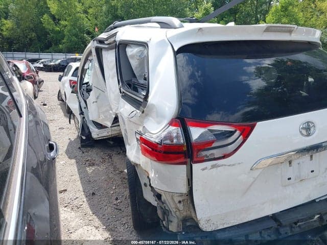 2020 TOYOTA SIENNA LE 3