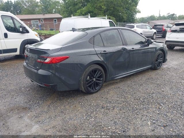 2025 TOYOTA CAMRY SE 4