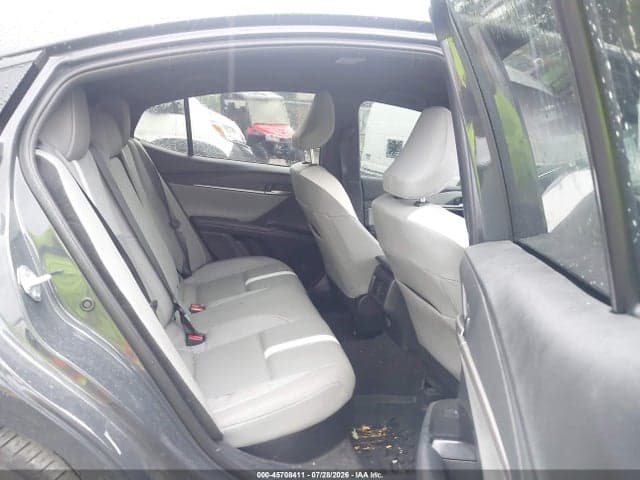 2025 TOYOTA CAMRY SE 8