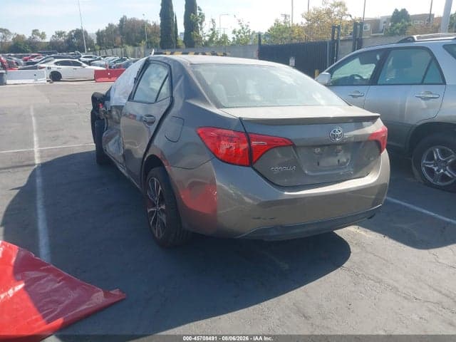 2018 TOYOTA COROLLA SE 3