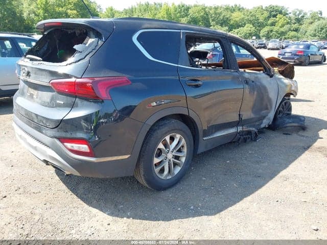 2019 HYUNDAI SANTA FE SE 4