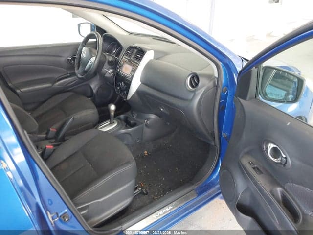 2017 NISSAN VERSA 1.6 SV 5