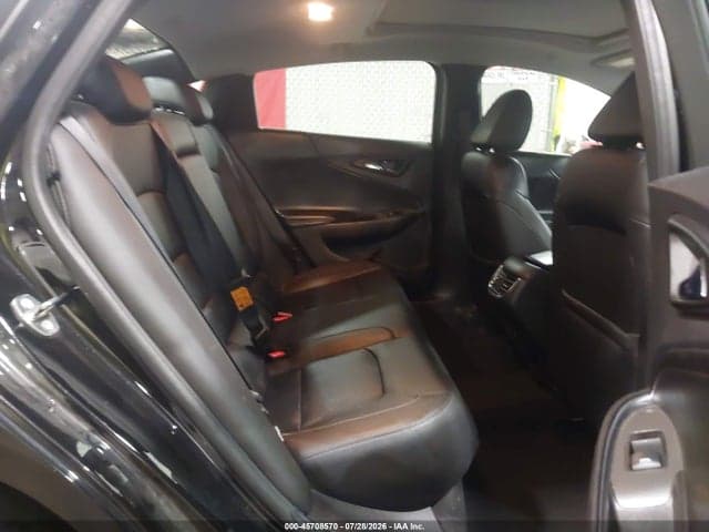 2017 CHEVROLET MALIBU 1LT 8
