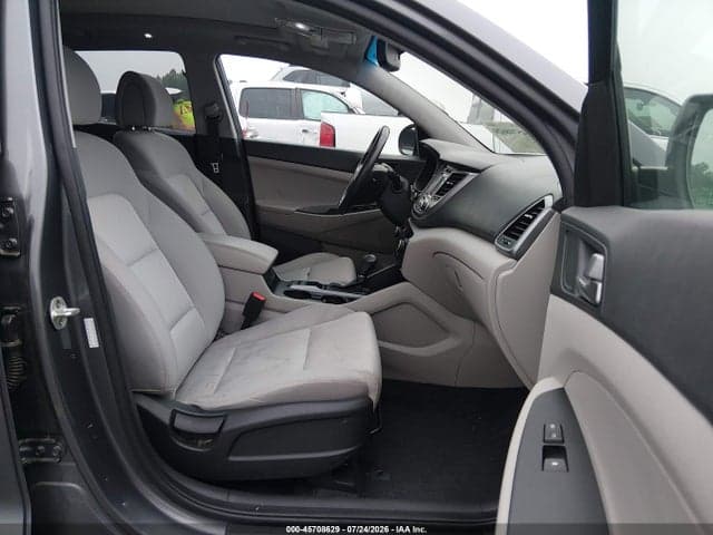 2017 HYUNDAI TUCSON VALUE 5